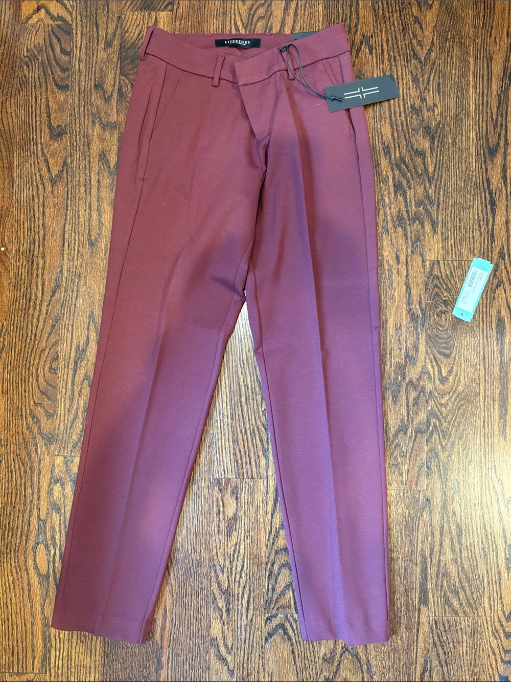 Liverpool Jeans Company Cropped Tailored Trousers in Wine